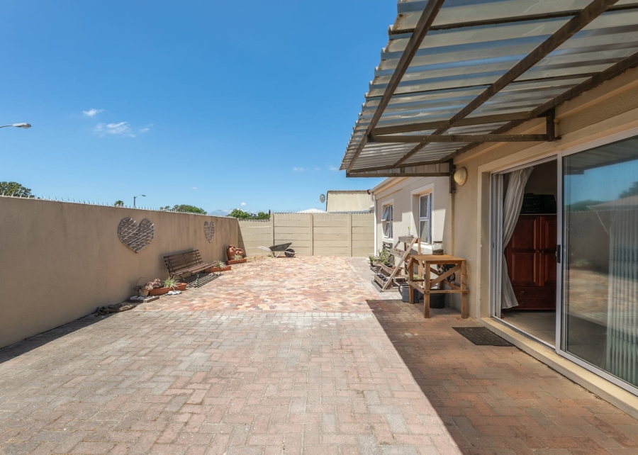 3 Bedroom Property for Sale in Zonnendal Western Cape